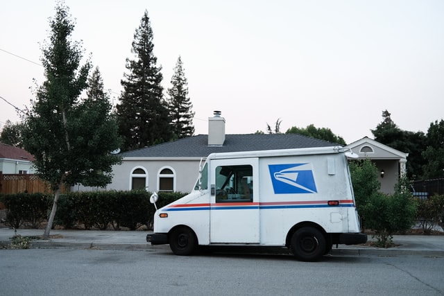 Mail Carrier Prevents Potential Credit Card Fraud by Alerting PA Couple of Mail Service Change