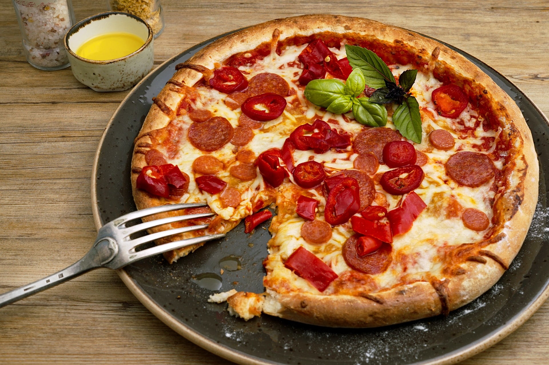 Top 10 Types of Pizza - Image 10